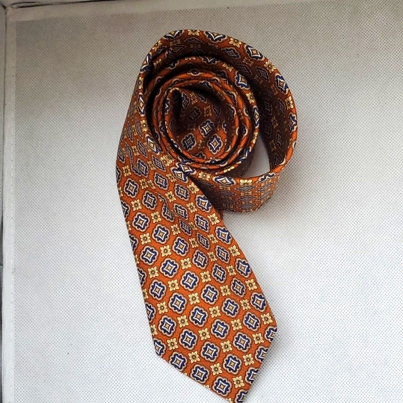 JOS. A. BANK TIE - Picture 2 of 10